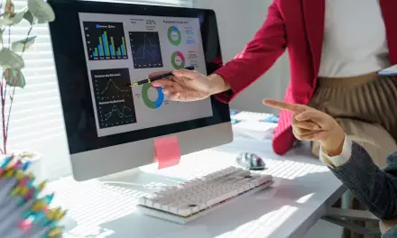 Enterprise Onboarding: Personalize Customer Education Without Burning Out Your Team